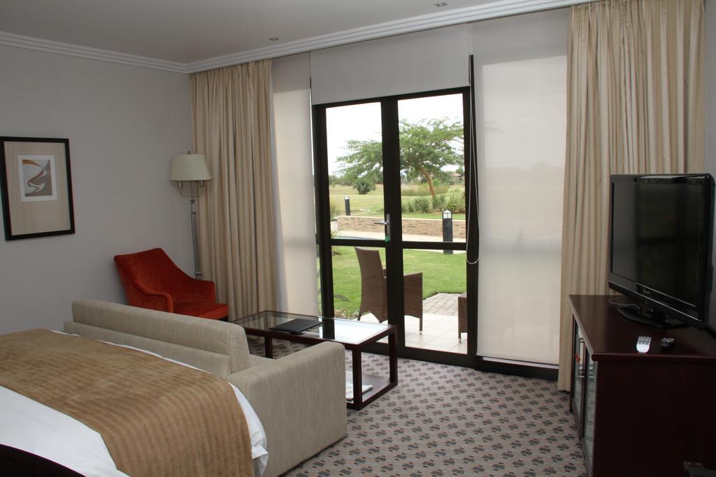 Phakalane Golf Estate Hotel Resort Gaborone Habitación foto